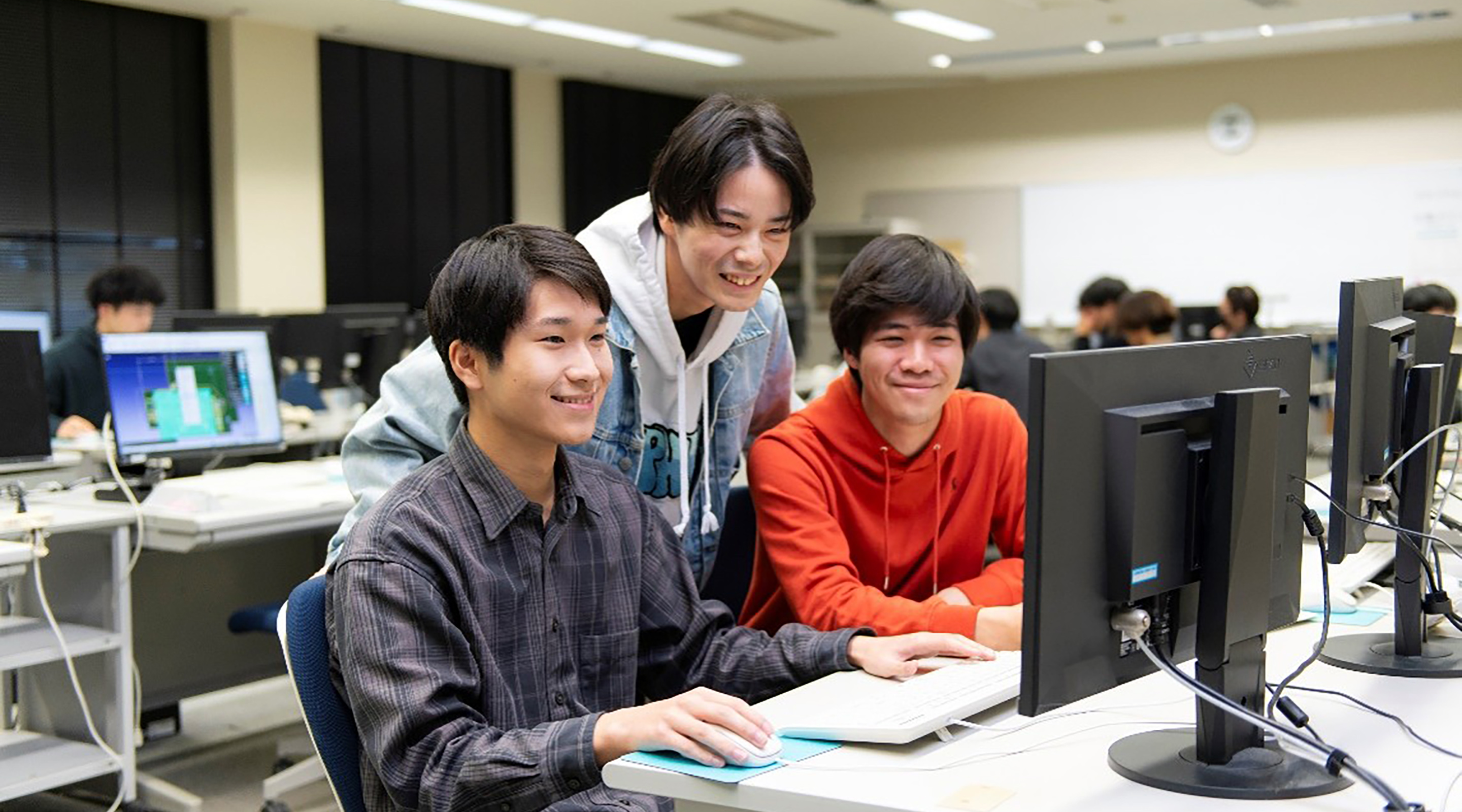 生産機械システム技術科実習風景写真